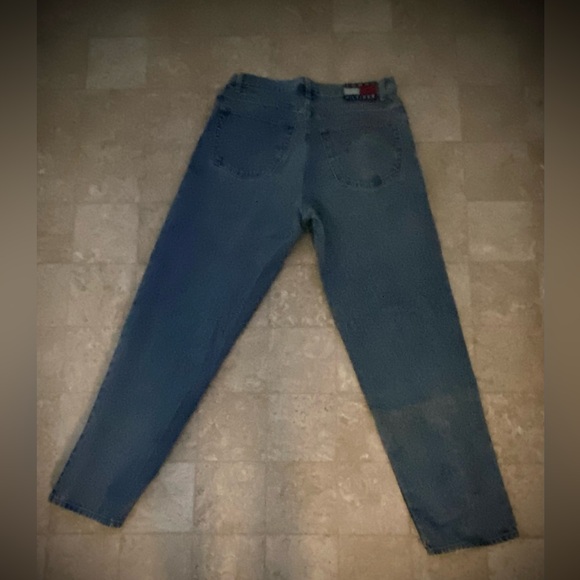 Vintage Tommy Hilfiger Jeans. Size 33/34 Pre-owned. No holes or tears anywhere. - Picture 4 of 11